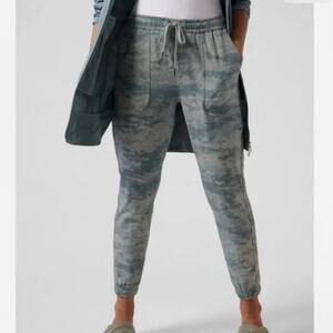 ATHLETA Farallon Jogger Sweatpants Light Blue Tie Dye Medium M